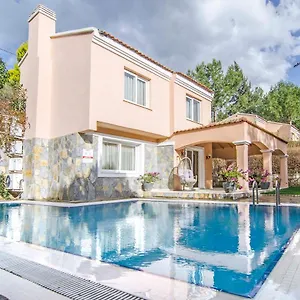 Peninsula Pine Club Boutique & Aparthotel Kusadasi