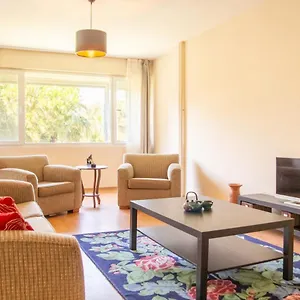 Lovely Flat Near Public Transportation In Apartment Izmir